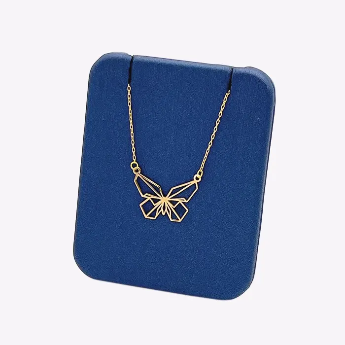 گردنبند پروانه اوریگامی متصل به زنجیر
