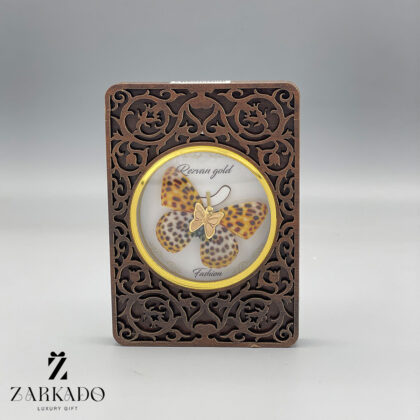 پلاک طلا طرح پروانه پلنگی