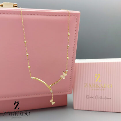 گردنبند زنجیری طلا طرح وی با آویز پروانه