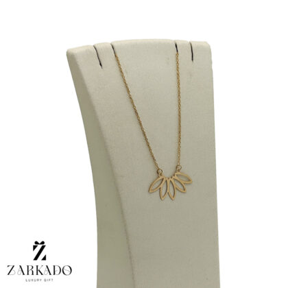 گردنبند طلا طرح گل نیلوفر آبی