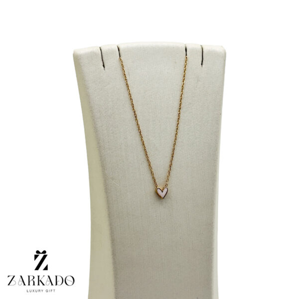 گردنبند طلا طرح قلب میناکاری سفید و ارغوانی