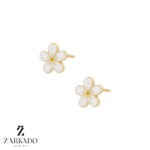 گوشواره میخی طلا گل میناکاری سفید کد E5613