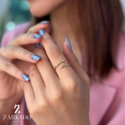 انگشتر طلا مینیمال طرح میخ