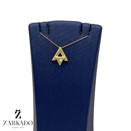 پلاک طلا طرح A انگلیسی و مثلث