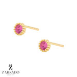 گوشواره میخی طلا دور گوارسه با نگین سرخابی کد E15113