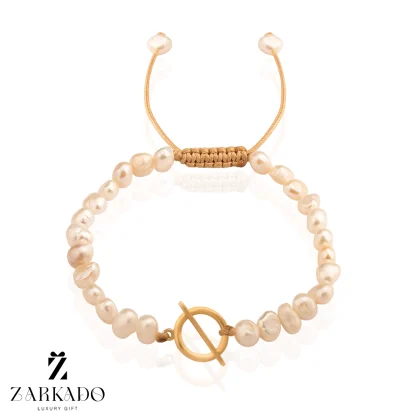 دستبند مروارید پرورشی سفید با پلاک تیفانی طلا