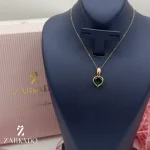 پلاک طلا طرح نگین اتمی تراش قلبی سبز