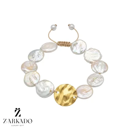 دستبند مرواریدی باروک با پلاک چیپسی