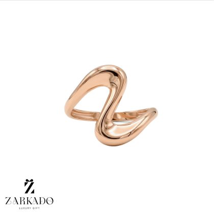 انگشتر طلا طرح آ با کلاه رزگلد