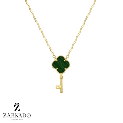 گردنبند طلا طرح کلید ونکلیف سنگ دار سبز مالاکیت