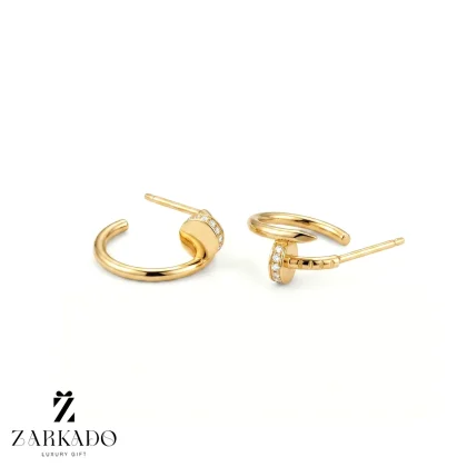 گوشواره میخی طلا طرح کارتیه میخ